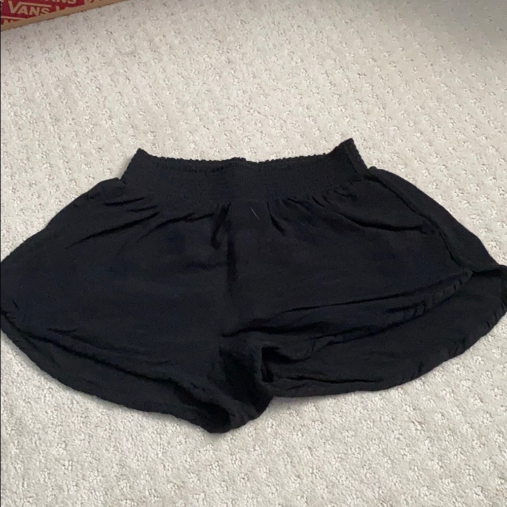 Black flow shorts
